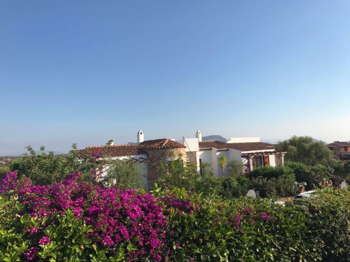 Le Case Del Mare Porto San Paolo  Exterior photo